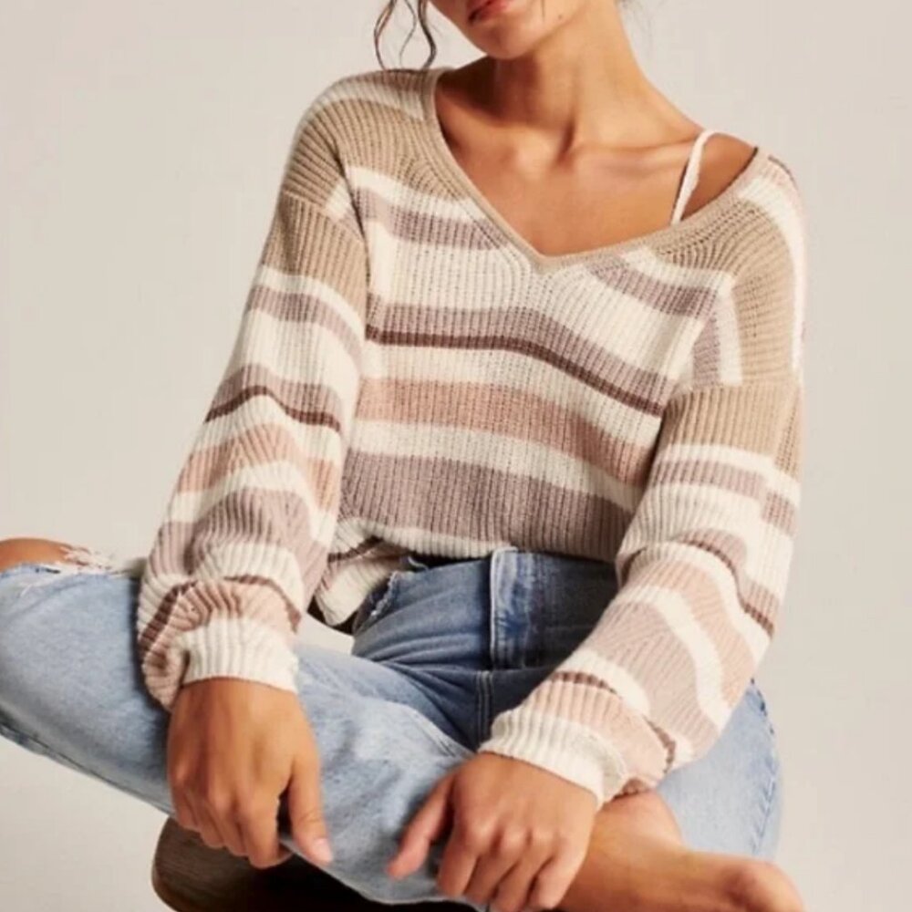 Abercrombie & Fitch Sweetheart Neckline Sweater